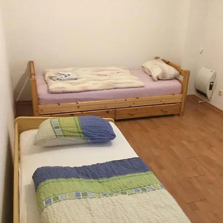 Monteurezimmer Διαμέρισμα *
