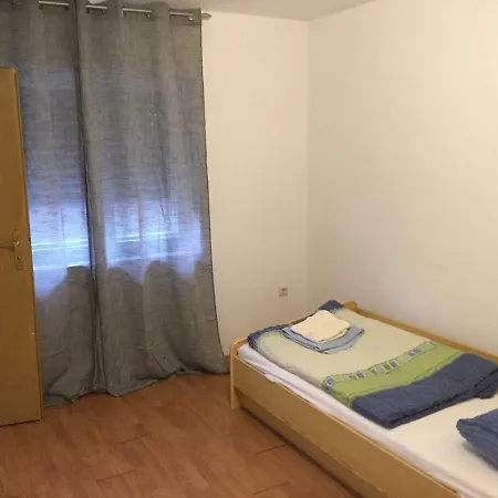 Monteurezimmer Διαμέρισμα Aψβούργη